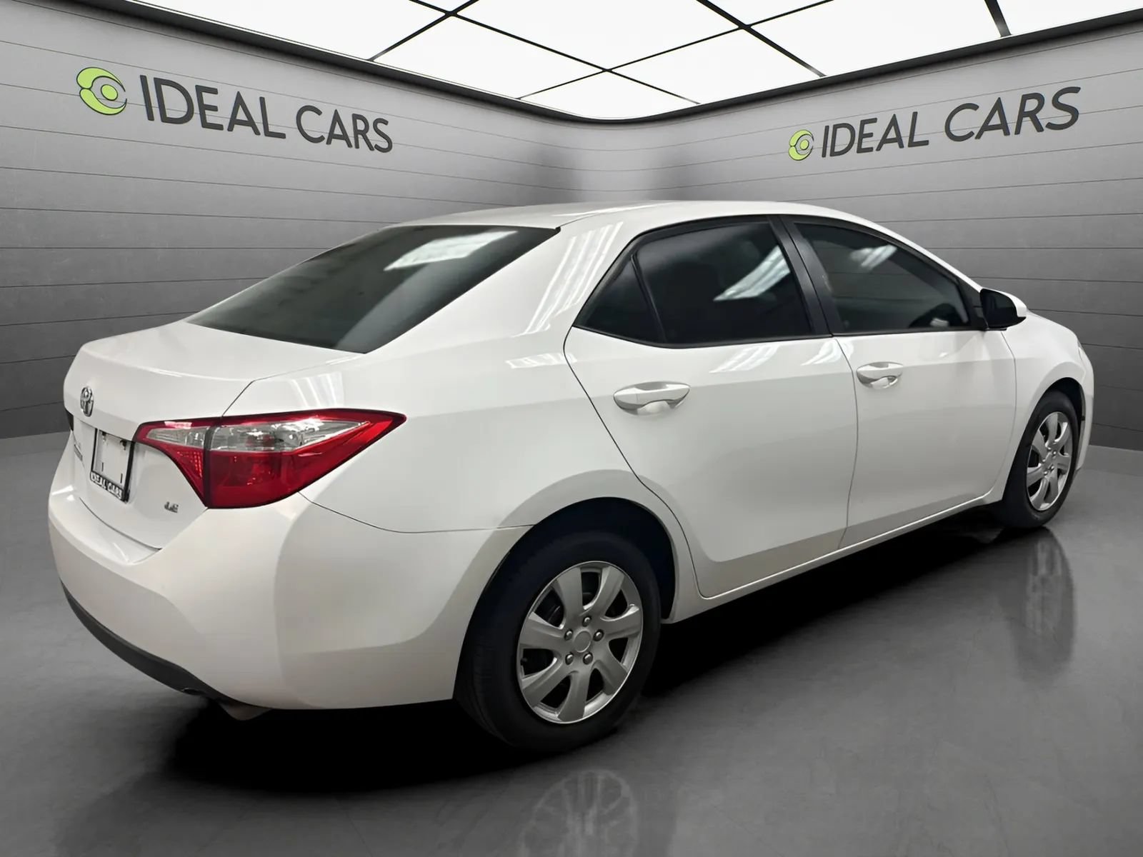 Used 2016 Toyota Corolla LE FWD image 5