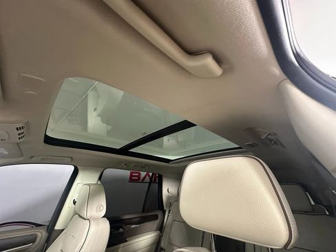 Used 2021 GMC Yukon Denali w/ Denali Premium Package image 13