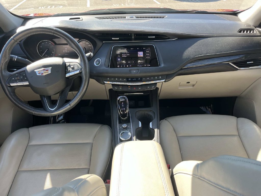 Used 2023 Cadillac XT4 Premium Luxury FWD image 16