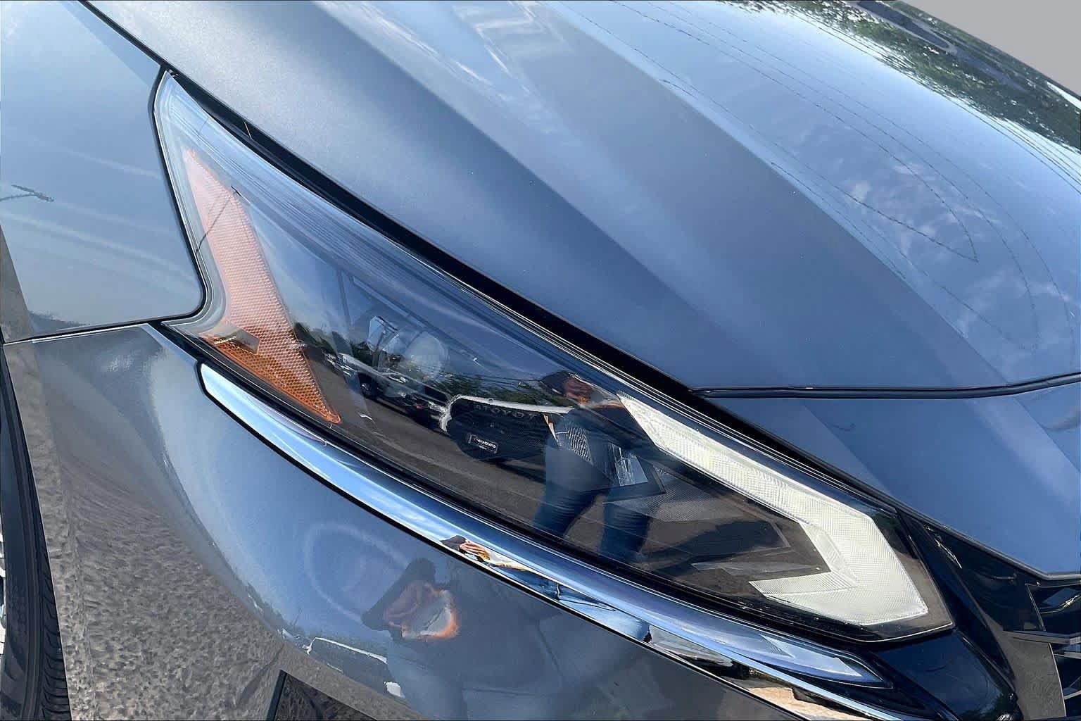 Used 2025 Nissan Altima 2.5 SV FWD image 27