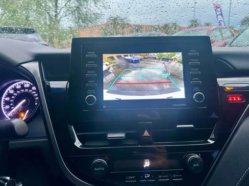 Used 2021 Toyota Camry SE image 13