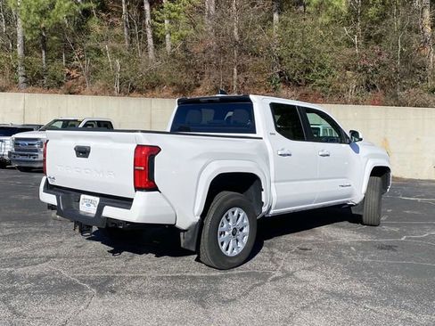 Used 2024 Toyota Tacoma SR5 image 3