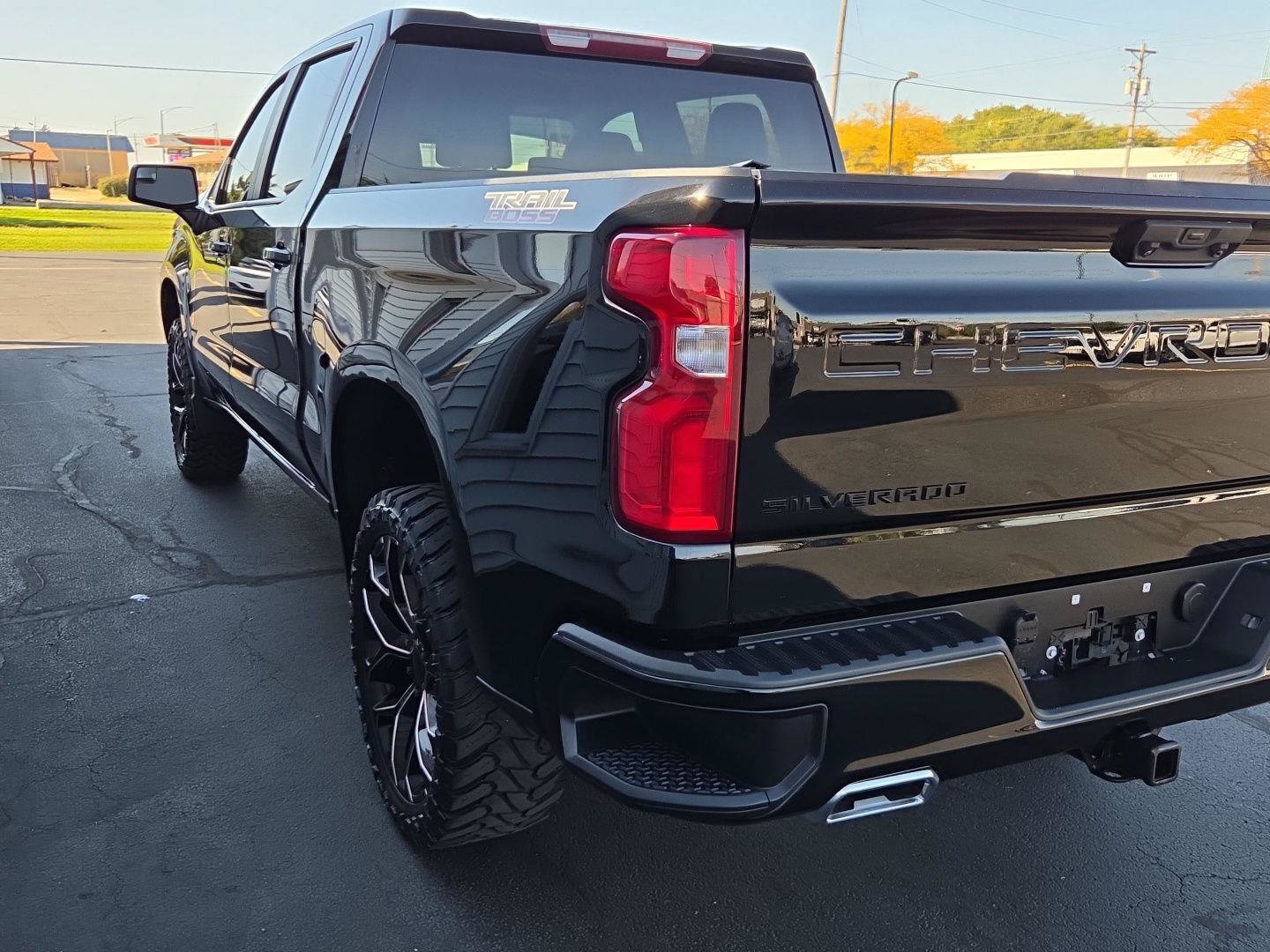 Used 2023 Chevrolet Silverado 1500 LT Trail Boss w/ Protection Package AWD/4WD image 8