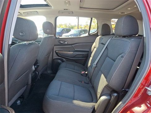 Used 2021 GMC Acadia SLE w/ Driver Convenience Package image 12