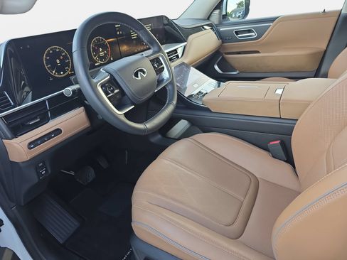 Used 2025 INFINITI QX80 Sensory AWD/4WD image 16