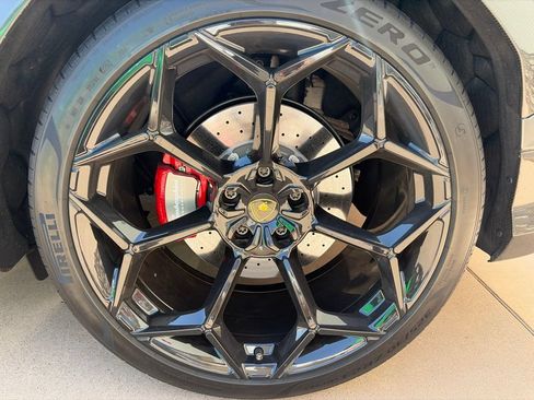 Used 2024 Lamborghini Urus Performante AWD/4WD image 17