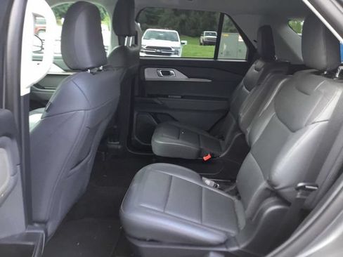 Used 2026 Ford Explorer Active w/ Active Comfort Package AWD/4WD image 10