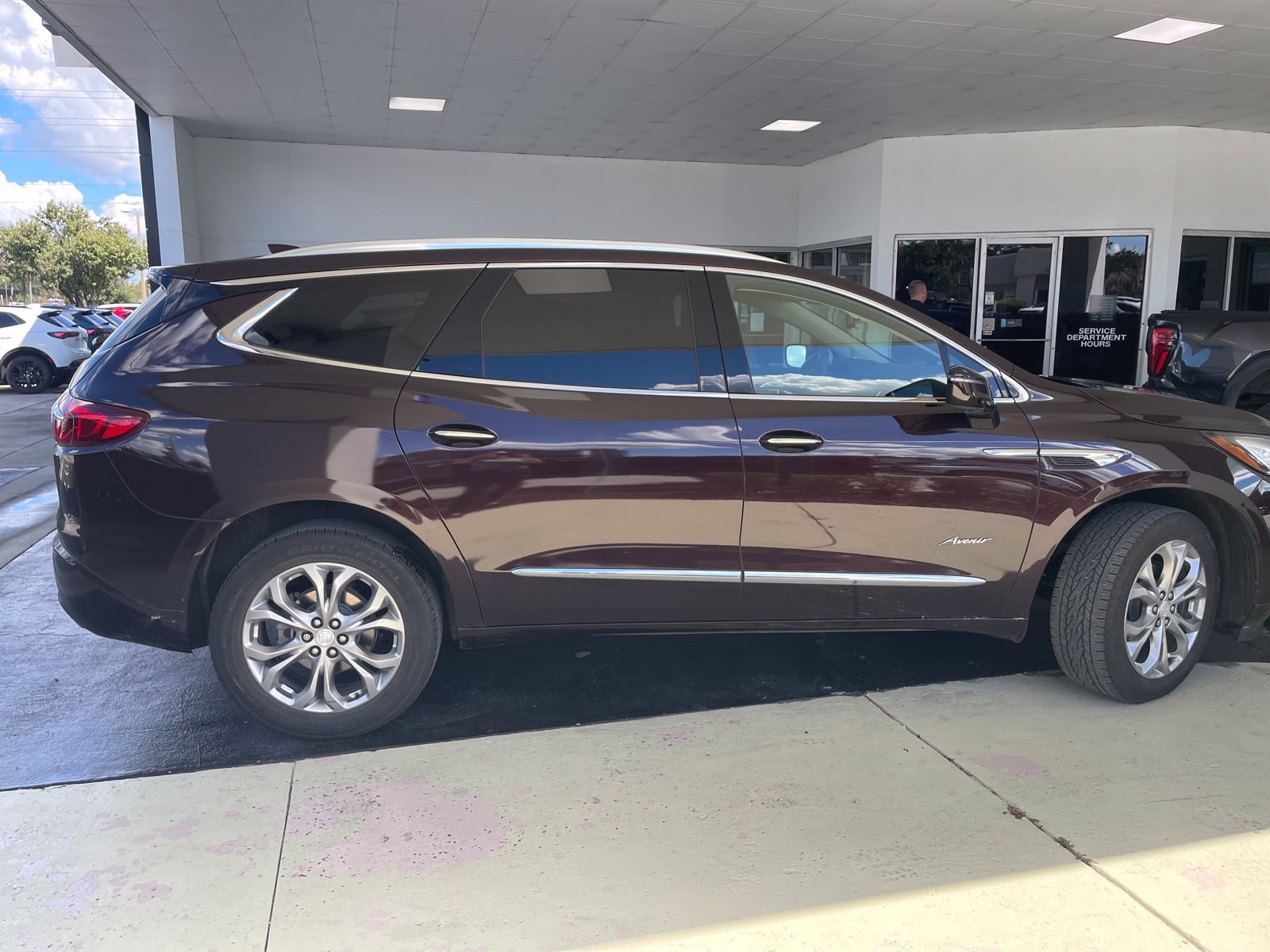 Used 2021 Buick Enclave Avenir w/ Avenir Technology Package FWD image 4
