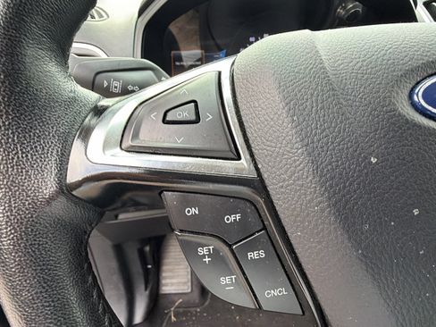 Used 2024 Ford Edge SEL AWD/4WD image 25