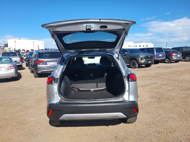 Used 2025 Toyota Corolla Cross XLE FWD image 27