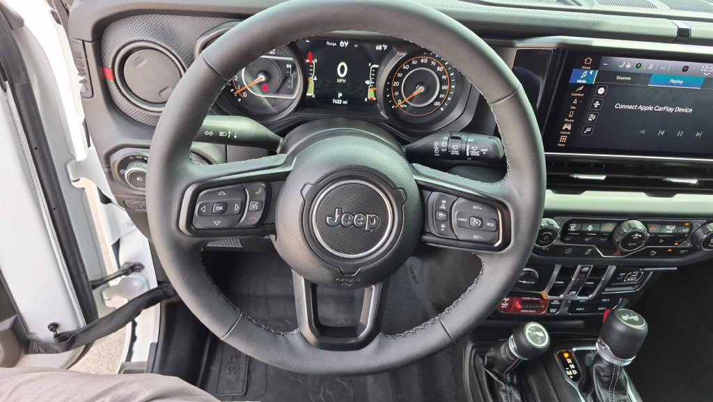 Used 2025 Jeep Wrangler Unlimited Rubicon AWD/4WD image 12