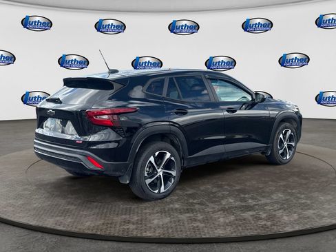 Used 2025 Chevrolet Trax RS w/ Driver Confidence Package FWD image 5