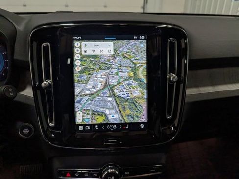 Used 2024 Volvo XC40 B5 Ultimate w/ Protection Package Premier image 22