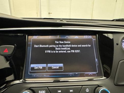 Used 2017 Buick Envision Essence AWD/4WD image 27
