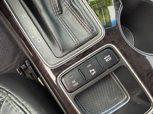 Used 2014 Kia Sorento SX FWD image 43