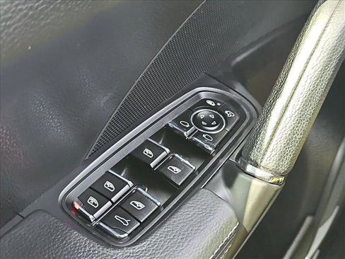 Used 2017 Porsche Cayenne Platinum Edition AWD/4WD image 23