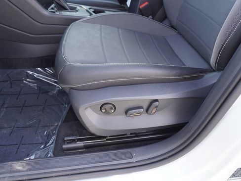 Used 2023 Volkswagen Taos SE image 14