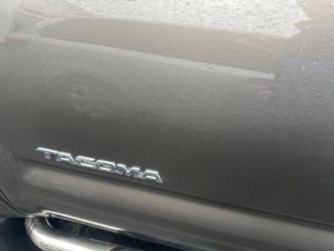 Used 2013 Toyota Tacoma 4x4 Double Cab w/ TRD Sport Pkg image 23