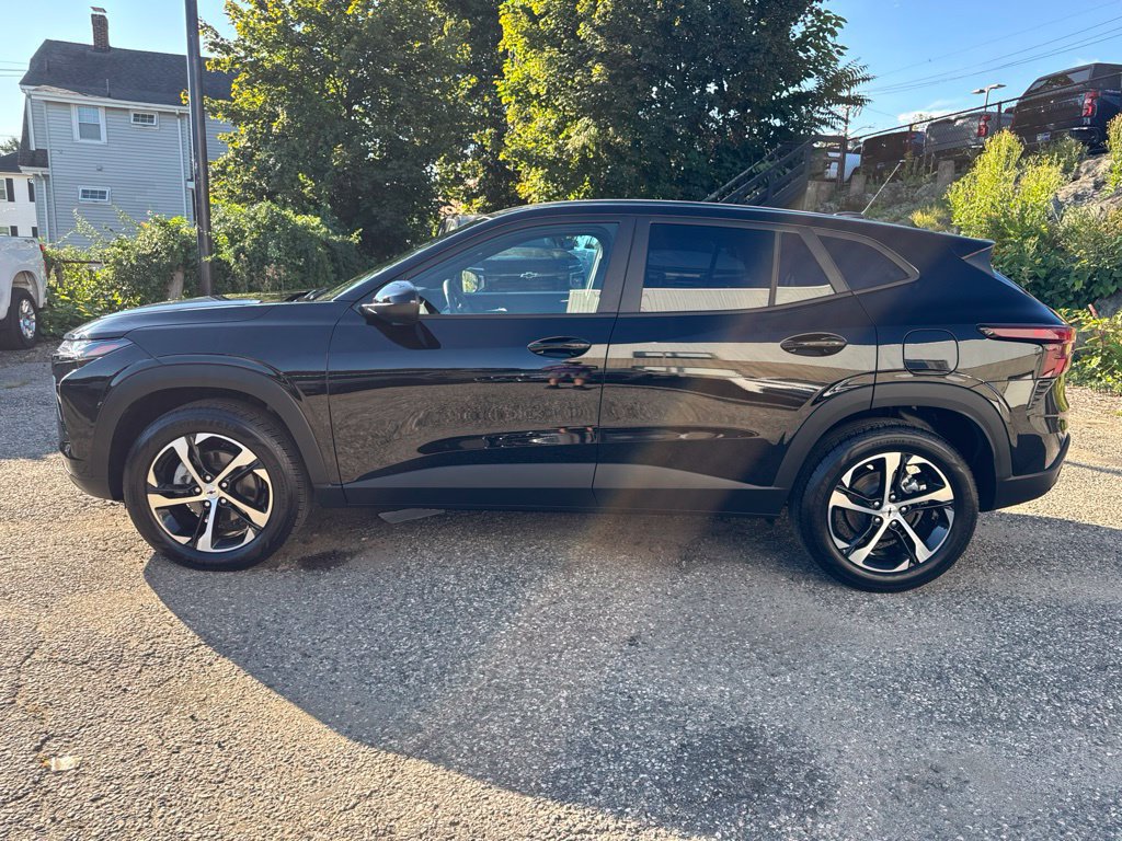 Used 2026 Chevrolet Trax RS w/ Driver Confidence Package FWD image 3