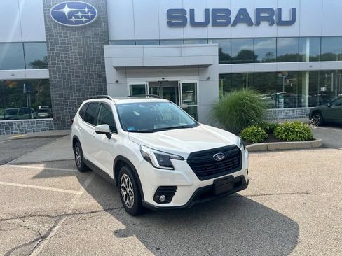 Used 2023 Subaru Forester Premium AWD/4WD image 1