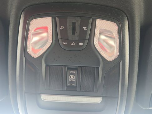 Used 2024 RAM 2500 Tradesman w/ Chrome Appearance Group image 31