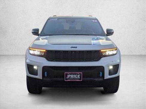 Used 2022 Jeep Grand Cherokee Trailhawk image 2