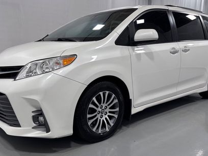 Used 2018 Toyota Sienna XLE Premium