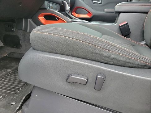 Used 2023 Nissan Frontier PRO-4X w/ Pro Convenience Package image 12