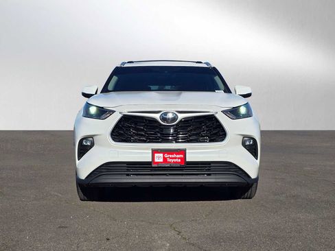 Certified 2024 Toyota Highlander XLE AWD/4WD image 10