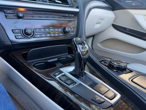 Used 2015 BMW 640i Convertible image 18