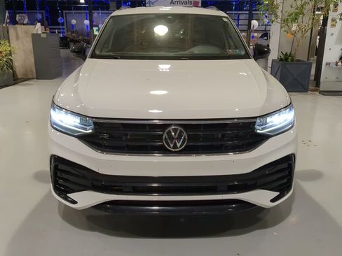 Used 2022 Volkswagen Tiguan SE R-Line FWD image 3