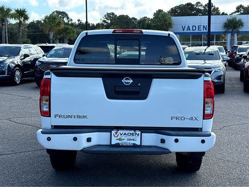 Used 2018 Nissan Frontier PRO-4X image 26