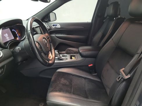 Used 2018 Jeep Grand Cherokee Altitude image 17