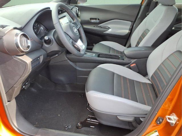 Used 2023 Nissan Kicks SR w/ SR Premium Package FWD image 16