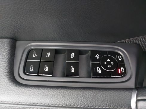 Used 2019 Porsche Cayenne image 30