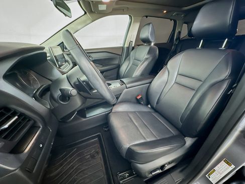 Used 2023 Nissan Rogue SV w/ SV Premium B Package FWD image 13