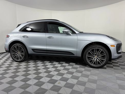 Certified 2026 Porsche Macan AWD/4WD image 8
