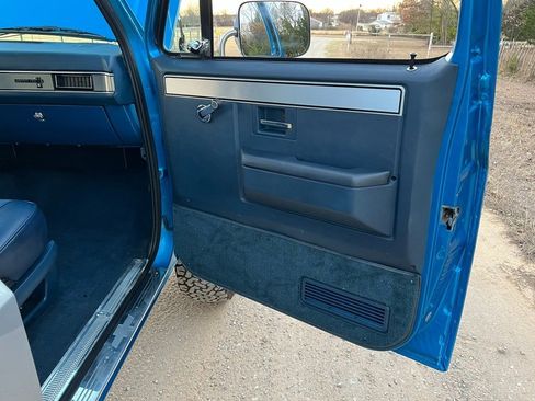 Used 1988 Chevrolet Blazer 4WD image 41