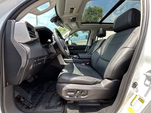 Used 2024 Toyota Tundra Limited AWD/4WD image 10