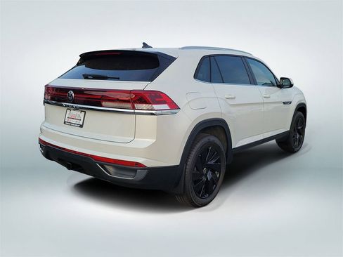 New 2026 Volkswagen Atlas Cross Sport SE FWD image 3