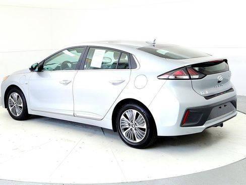 Used 2020 Hyundai Ioniq SEL image 4