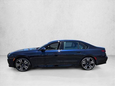 Used 2026 BMW 750e xDrive AWD/4WD image 9
