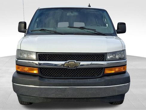 Used 2018 Chevrolet Express 3500 LT w/ LT Preferred Equipment Group image 2
