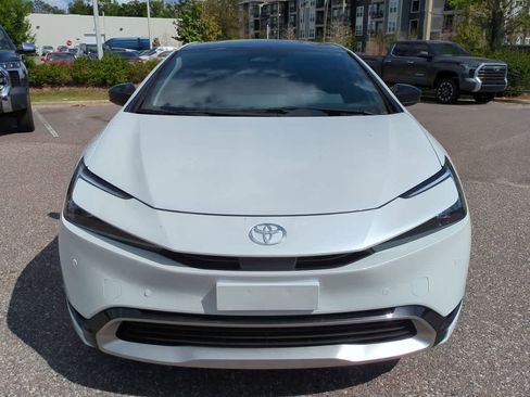 Used 2026 Toyota Prius Plug-In Hybrid FWD image 9
