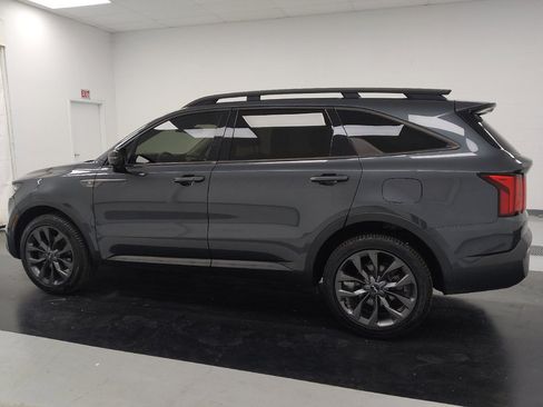 Used 2022 Kia Sorento SX Prestige image 3