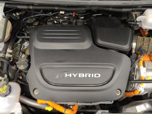 Used 2024 Chrysler Pacifica Limited FWD image 30