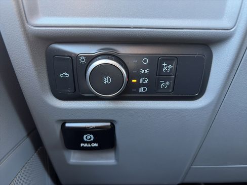 Used 2023 Ford F150 XLT AWD/4WD image 24
