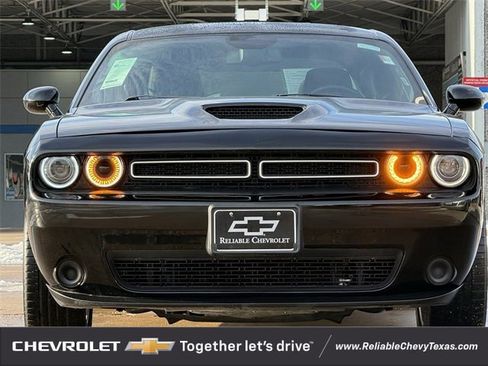 Used 2022 Dodge Challenger GT image 3