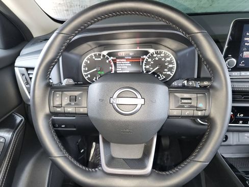 Used 2026 Nissan Rogue SV FWD image 23