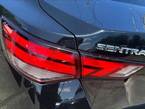 Used 2021 Nissan Sentra SV FWD image 21